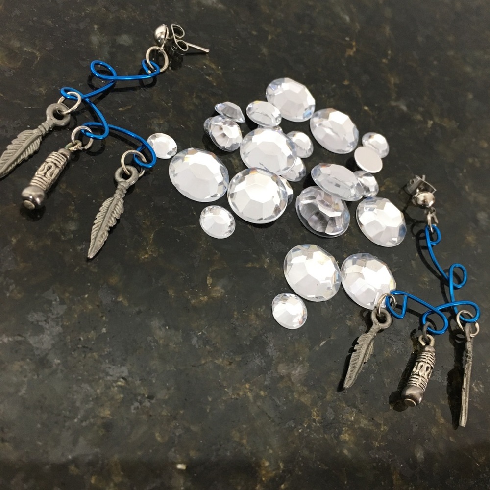 Bundle 2 pair earrings wire beads charms blue - Picture 5 of 6